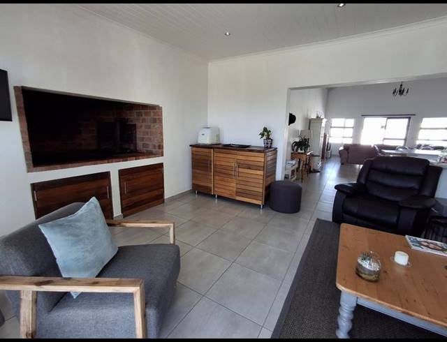 3 BEDROOM HOUSE FOR SALE IN BRITANNIA BAY